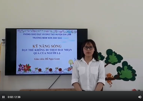 Video: Dạy trẻ kỹ năng sống  Không đi theo nhận quà của người lạ 
Các bé cùng học với cô giáo Ngọc Loan Lớp NT D2 nhé